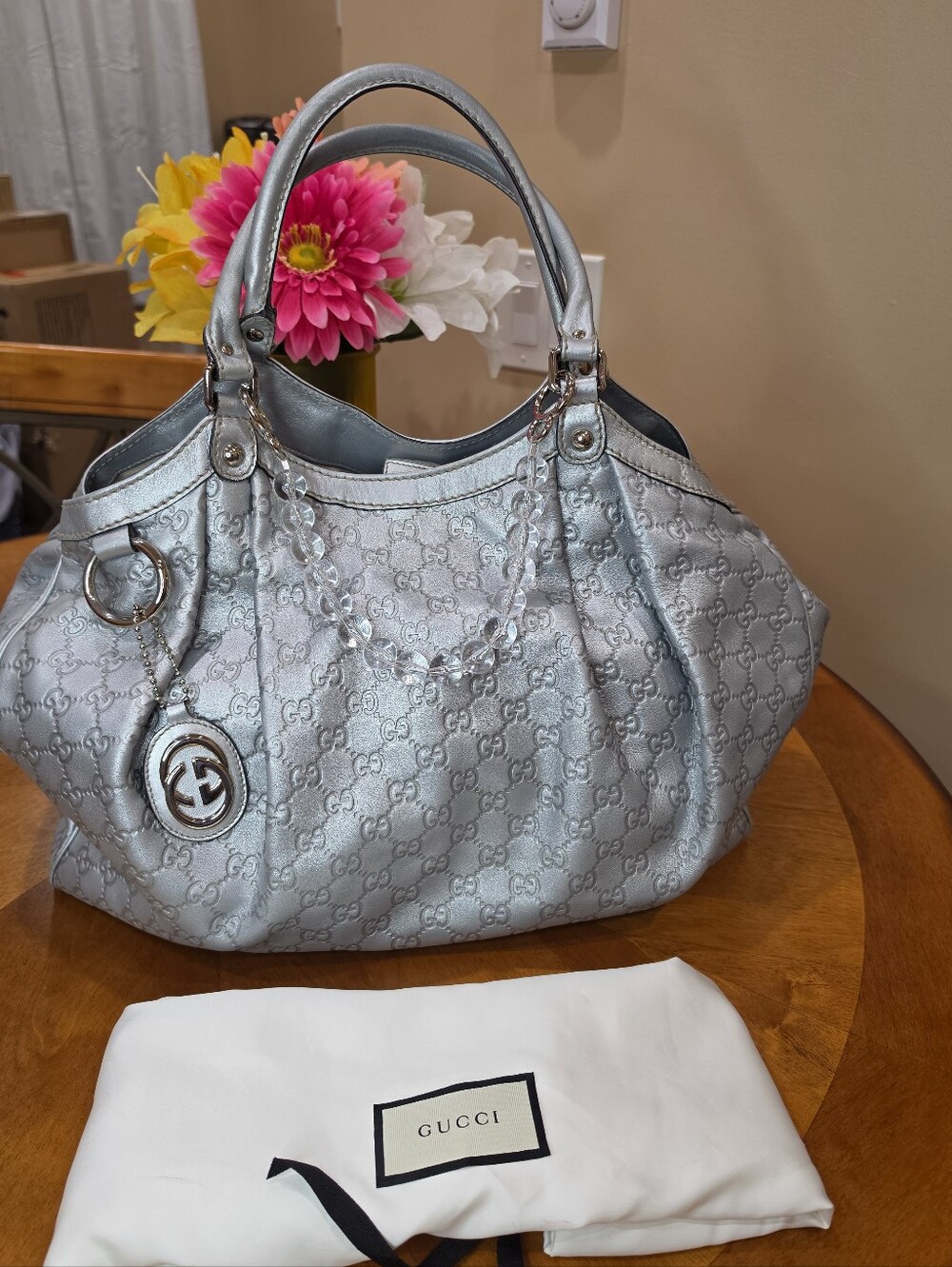 Gucci Sukey XL Silver Guccissima Monogram Shoulder Bag with GG Charm - Picture 5 of 16